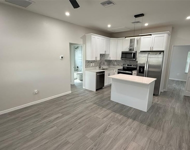 37542 Eiland Unit#b Boulevard - Photo Thumbnail 11