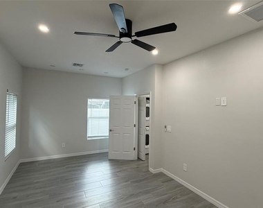 37542 Eiland Unit#b Boulevard - Photo Thumbnail 15