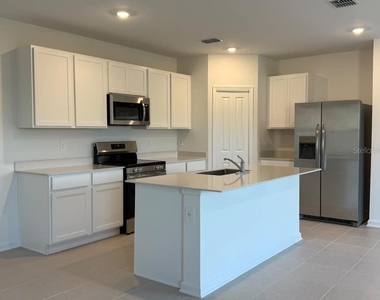 3367 Alexander Drive - Photo Thumbnail 7