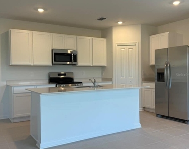 3367 Alexander Drive - Photo Thumbnail 5