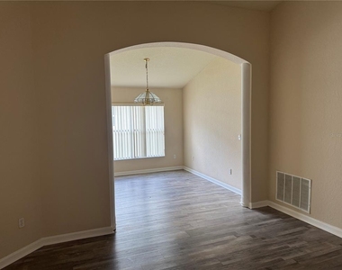 2958 Conner Lane - Photo Thumbnail 4