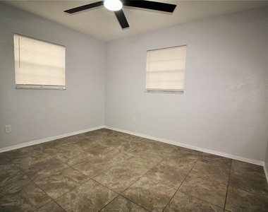 309 Diamond Street - Photo Thumbnail 8