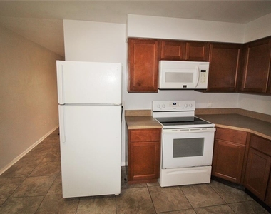 309 Diamond Street - Photo Thumbnail 2
