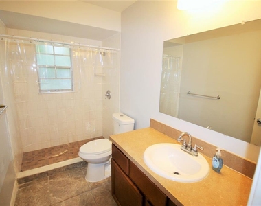 309 Diamond Street - Photo Thumbnail 7