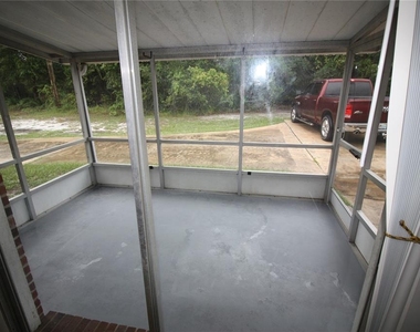 309 Diamond Street - Photo Thumbnail 14