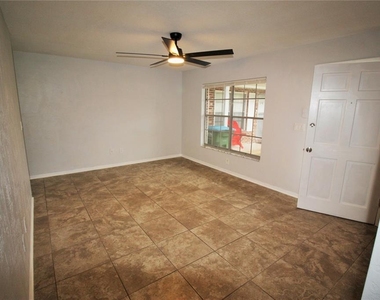 309 Diamond Street - Photo Thumbnail 6