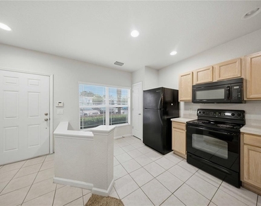 4459 Sw 49th Avenue - Photo Thumbnail 3