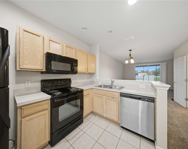 4459 Sw 49th Avenue - Photo Thumbnail 4