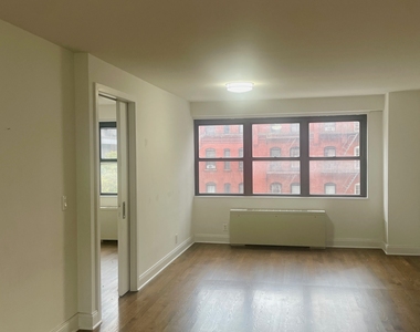 401 East 88th Street, 9D - Photo Thumbnail 1