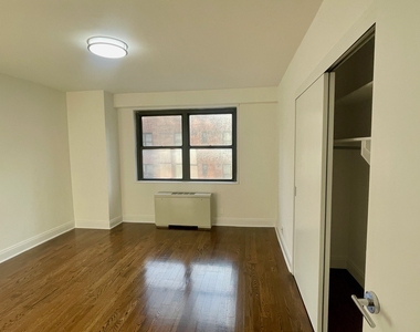 401 East 88th Street, 9D - Photo Thumbnail 5