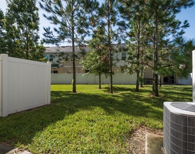 8221 Mystic View Way - Photo Thumbnail 17