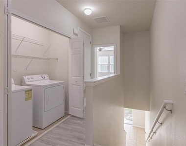 8221 Mystic View Way - Photo Thumbnail 15