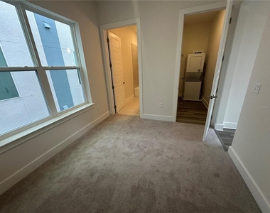 882 Tetbury Loop Ln - Photo Thumbnail 7