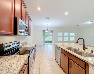 14259 Lake Preserve Boulevard - Photo Thumbnail 8