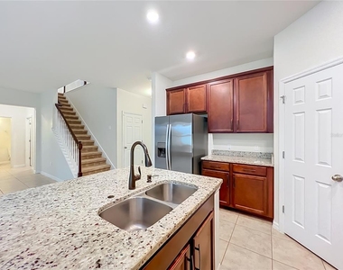 14259 Lake Preserve Boulevard - Photo Thumbnail 11