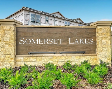 14259 Lake Preserve Boulevard - Photo Thumbnail 2