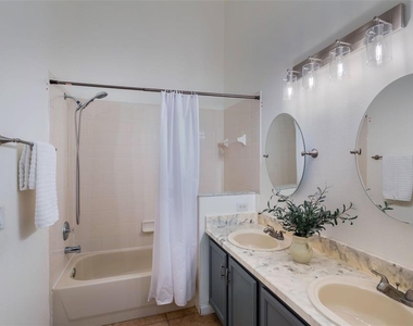 9838 Pecky Cypress Way - Photo Thumbnail 28