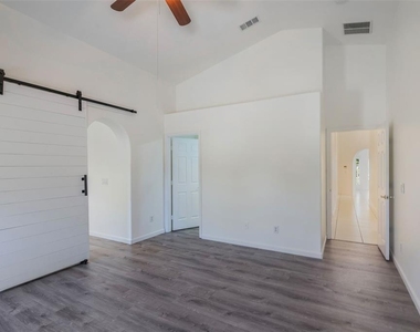 9838 Pecky Cypress Way - Photo Thumbnail 18