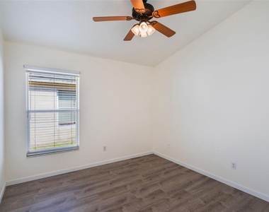 9838 Pecky Cypress Way - Photo Thumbnail 30