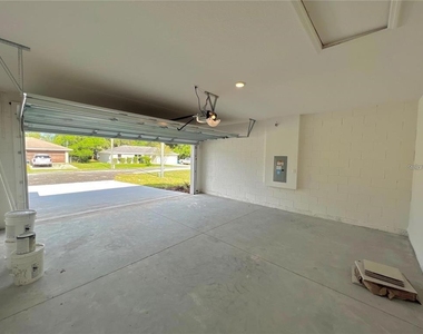 560 Walnut Avenue - Photo Thumbnail 21