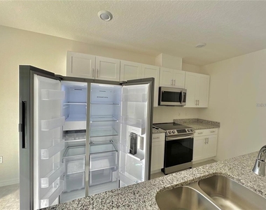 560 Walnut Avenue - Photo Thumbnail 8