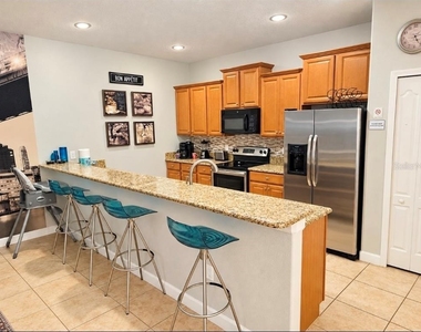 8961 Bismarck Palm Rd - Photo Thumbnail 8