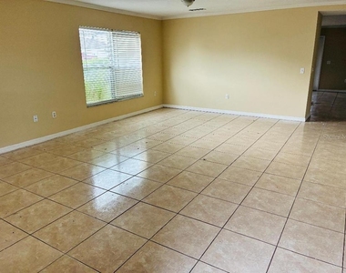 2216 Ontario Way - Photo Thumbnail 7