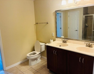 2216 Ontario Way - Photo Thumbnail 3