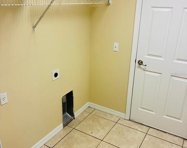 2216 Ontario Way - Photo Thumbnail 13