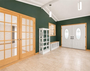 1 Poinsettia Drive - Photo Thumbnail 7