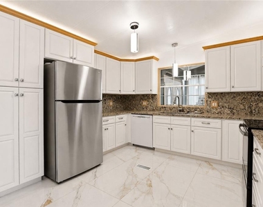 1 Poinsettia Drive - Photo Thumbnail 14