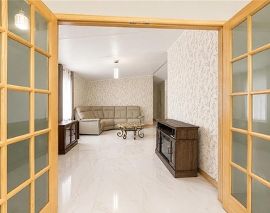 1 Poinsettia Drive - Photo Thumbnail 9