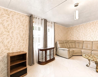 1 Poinsettia Drive - Photo Thumbnail 10