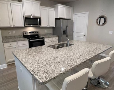 223 Moonraker Circle - Photo Thumbnail 7