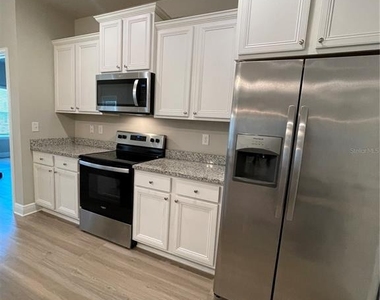 223 Moonraker Circle - Photo Thumbnail 6