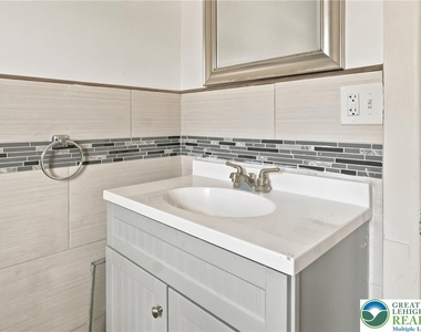 3276 Easton Avenue - Photo Thumbnail 36
