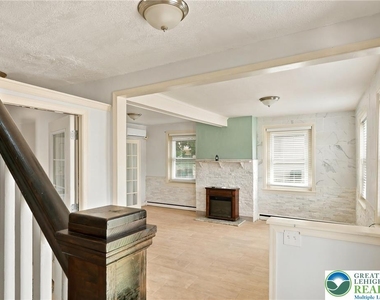 3276 Easton Avenue - Photo Thumbnail 6