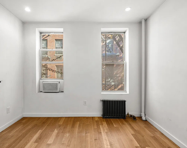 255 West 15th Street - Photo Thumbnail 5