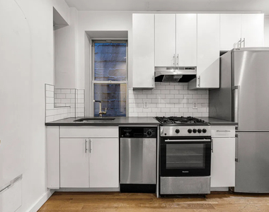 255 West 15th Street - Photo Thumbnail 1