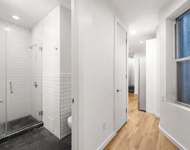255 West 15th Street - Photo Thumbnail 9