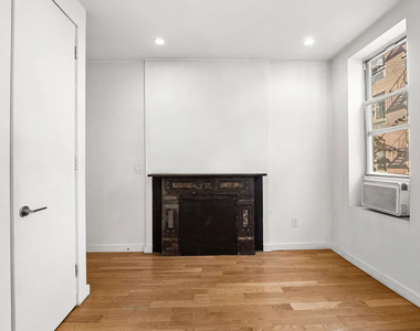 255 West 15th Street - Photo Thumbnail 7