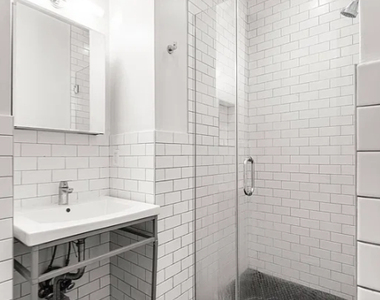 255 West 15th Street - Photo Thumbnail 10