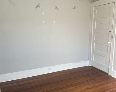 229 White Street - Photo Thumbnail 8