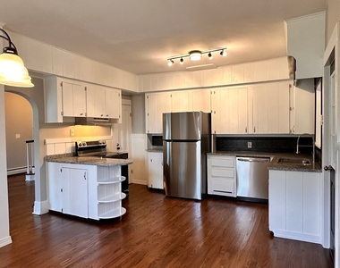 28 Summit Street - Photo Thumbnail 2