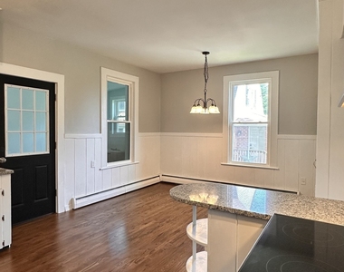 28 Summit Street - Photo Thumbnail 4