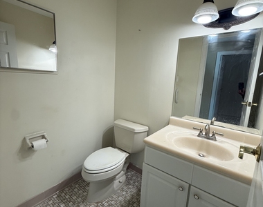 1460 Elm Street - Photo Thumbnail 9