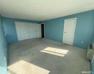 1460 Elm Street - Photo Thumbnail 6