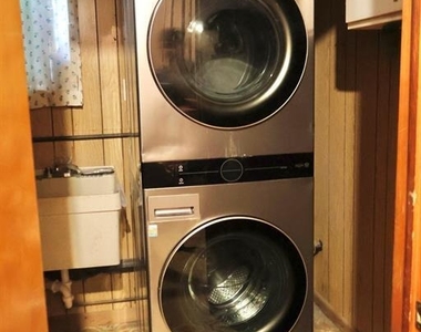 348 Oak Street - Photo Thumbnail 7