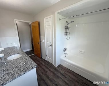 348 Oak Street - Photo Thumbnail 4