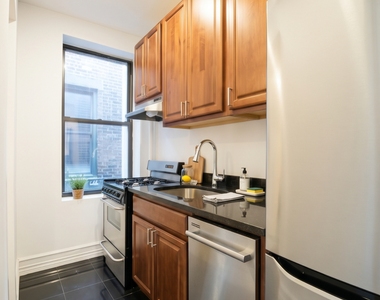 167 West 83rd Street - Photo Thumbnail 2